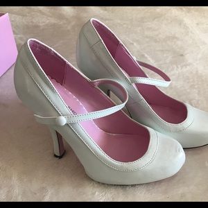 Women's Mary Jane's size 7